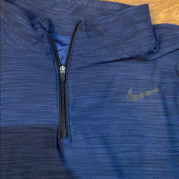 Nike Dri-fit 1/2 zip pullover - Picture 2 of 2